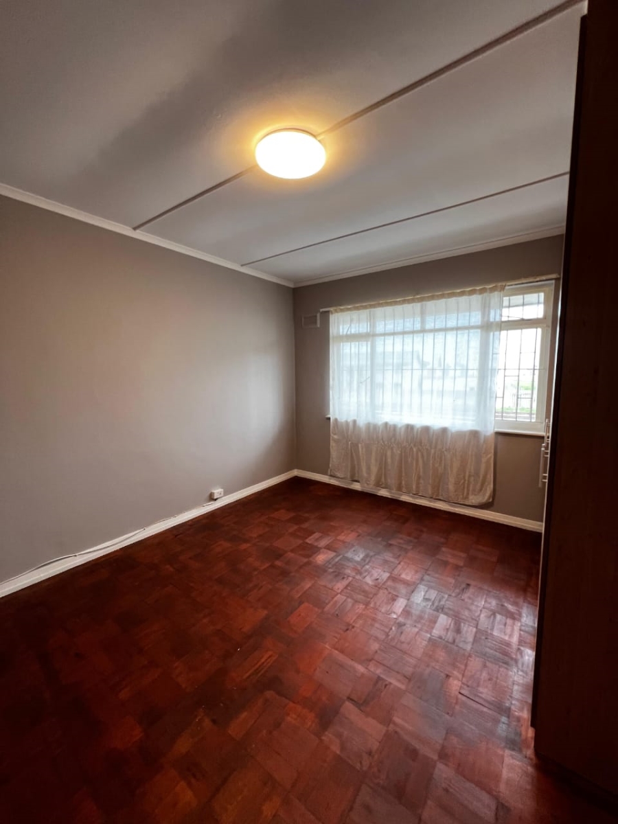 2 Bedroom Property for Sale in Goodwood Estate Western Cape